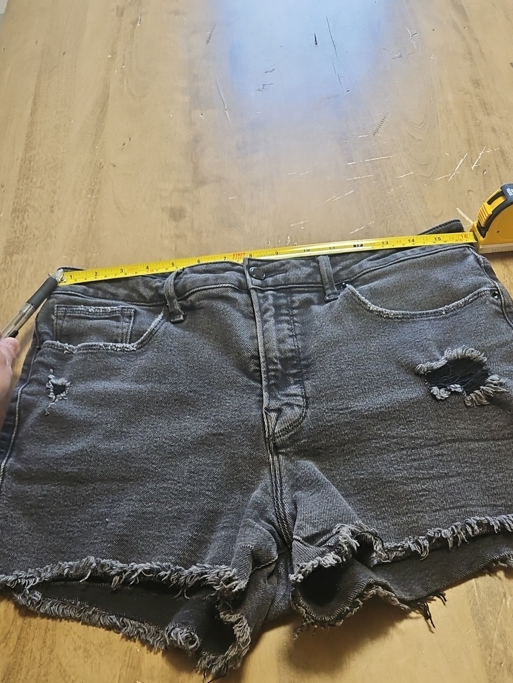 Good American High-Rise Distressed Black Denim Shorts - Women Size 14/32 - Picture 4 of 12